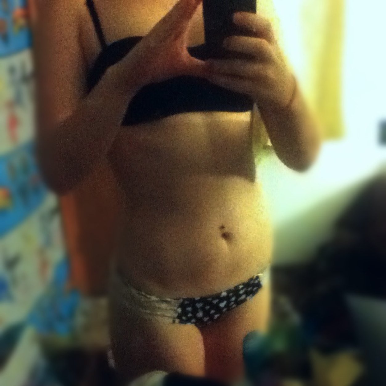 18 - 5'4 - CW: 131.2 GW: HEALTHY