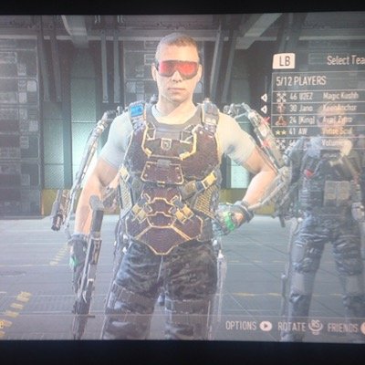 18 male semi-pro call of duty player