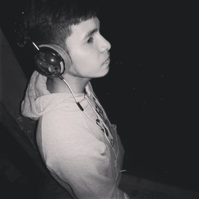 °--° Musician Drummer!  Funny, Outgoing and Good vibes. °--°