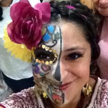 Alegre, platicona, amiguera,bromista, emprendedora, cariñosa y con muchas metas por delante... esa soy yo!!!!!