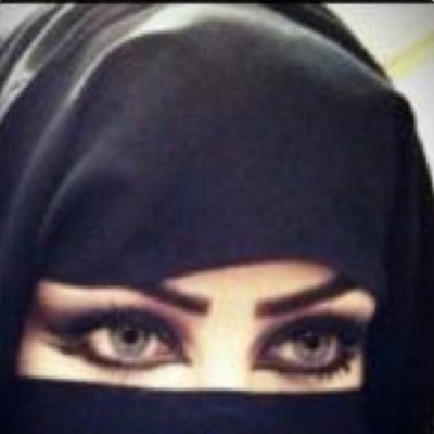 يطرب لك الخٓافق لا حل طرياكْ وإن غبت لكُ فكري من الشوق يسآل  '❥