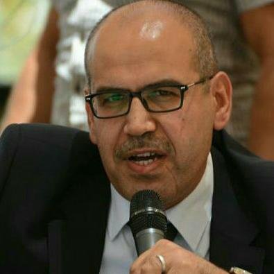 كاتب صحفي