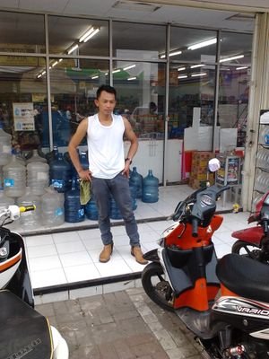 Untuk layana pijit&SPA panggilan 24jam setiap hari kerumah anda hotel kos apartemen hubungi .081316687491
