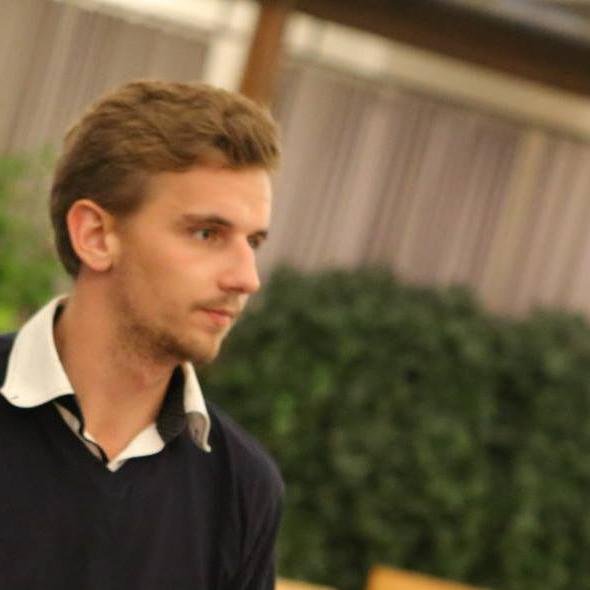 BWL-Student || interessiert an Grafik, Design, Marketing & Unternehmertum || interessierter Beobachter des weltpolitischen Geschehens ||