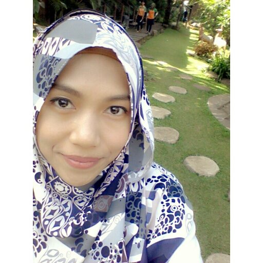 i'm just an ordinary girl who loves to sing | TREVA | dept. of Aquatic Products Technology 47 |  Bogor Agricultural Institute | thx for followed me :)