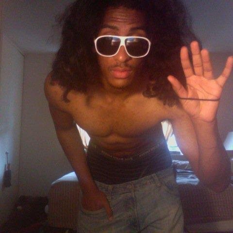 The Official Fan/Support Page for Upcoming Artist Rudebwoy Roscoe http://t.co/Tej9K5idZd  http://t.co/uHnADahGpF