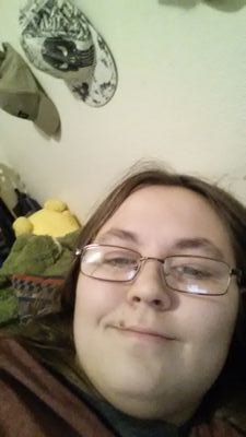 Hi there! My name is Desaree Estes and I am a hard working young woman. I work five days of the week and the other days of the week I am at my college.