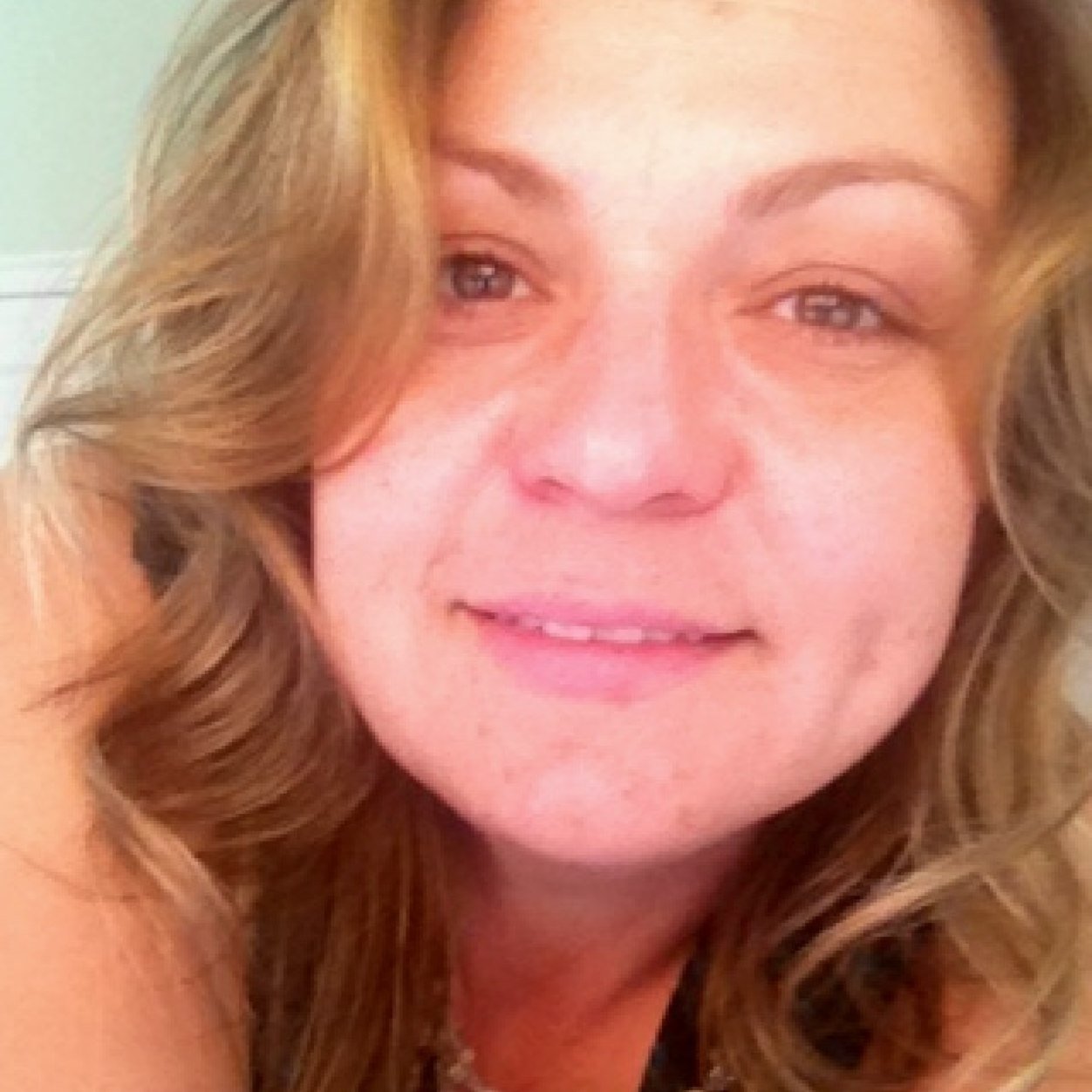 Mom@home, business owner with daily thoughts and all nighters on kiddos, famiky, coffee, food, health, fitness, wine, etc.