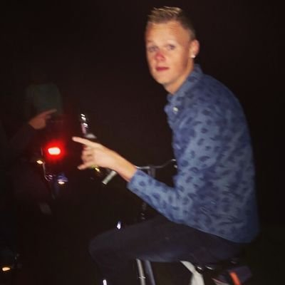 Niek weitering
nieuw schoonebeek
17 jaar
Cristiano ronaldo