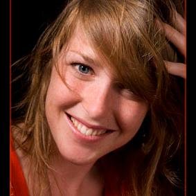 maakt tekst en muziek (soms met kids), zingt, schrijft en leest, content marketing, jazz