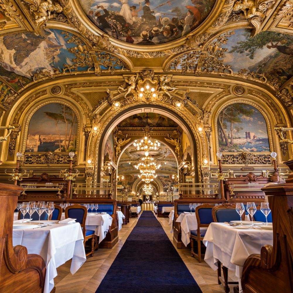 le train bleu Profile