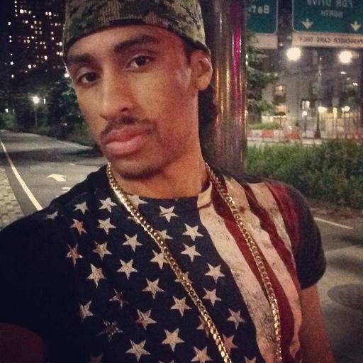 The Official Fan/Support Page for Upcoming Artist Rudebwoy Roscoe http://t.co/Tej9K5idZd  http://t.co/uHnADahGpF