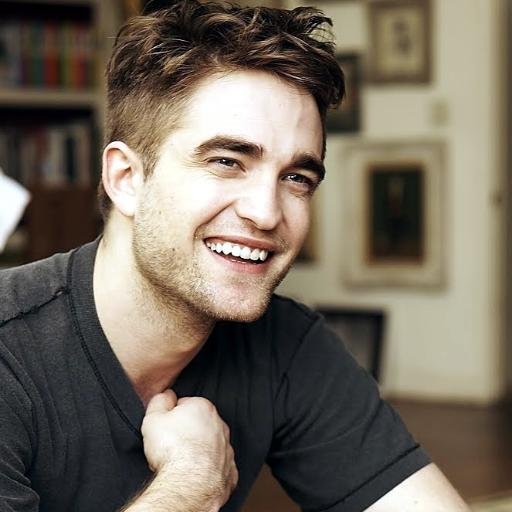 Dentre milhões não sou apenas mais uma, cada Twilighter forma um todo, 'the best fandom' é pra poucos, desses 'poucos' eu faço parte ;) Since 08/06/10