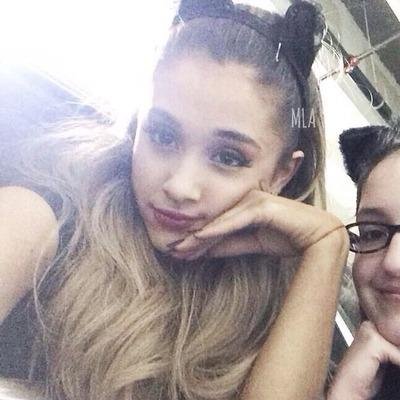 BLOODYXARI's profile picture. free follow from @lesbianari go follow her pls, she fback! thx cutie xx