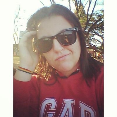 Aquela menina mega ciúmenta, possessiva, dramática ao extremo, do signo de Touro, é.  *=*  Sigam-me os bons ;*