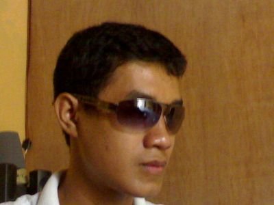 aq orngx biasa n simple,suka berkarya dibidang sastra