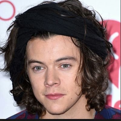 hey! I am a directioner, i loveee harry styles