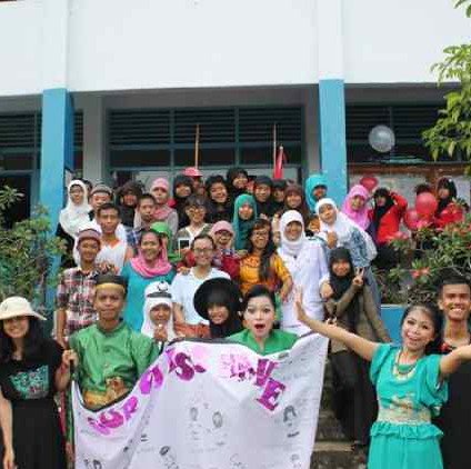 we have each other's differences but united in this class, let's fly with us ! :))