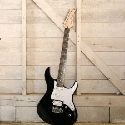音楽大好きです、V系やROCKなどなど好きです。
色々話したりしたいので仲良くしてくれたら嬉しいです。