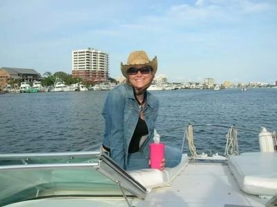 lakeratjen's profile picture. 