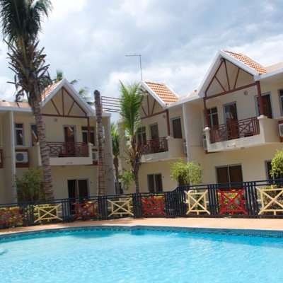 Here at Sandycove Villas we offer you  luxurious self catering accommodation at affordable prices, based at Flic en Flac Beach.