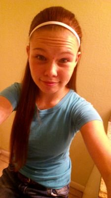 love sports, love hanging with friends, like to go out and have fun (: