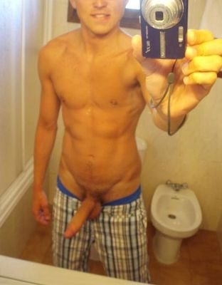 iamfaruk_khan's profile picture. enjoy your life