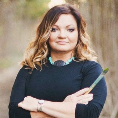 ARTIST,Mom,wife... Lover of life.  
Profootballdiva
