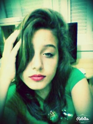 Sou a louca pirada, que a maioria odeia por ser verdadeira, sou a menina sonhadora que todas as noites vai dormir pensando nele 3
3 3 1D 3 3
