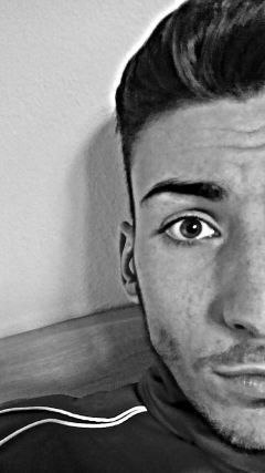 AngelPoli23's profile picture. 18.