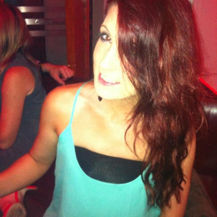 LaraFitzgibbon's profile picture. Senior Graphic Designer 
#IQuitSugar #BBG
Instagram: larafitz1