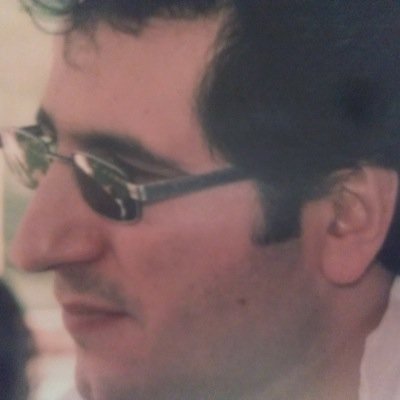Cuando no se anhela combatir más contra los molinos, algo irremediablemente se apodera del alma del hombre. Sábato dixit.