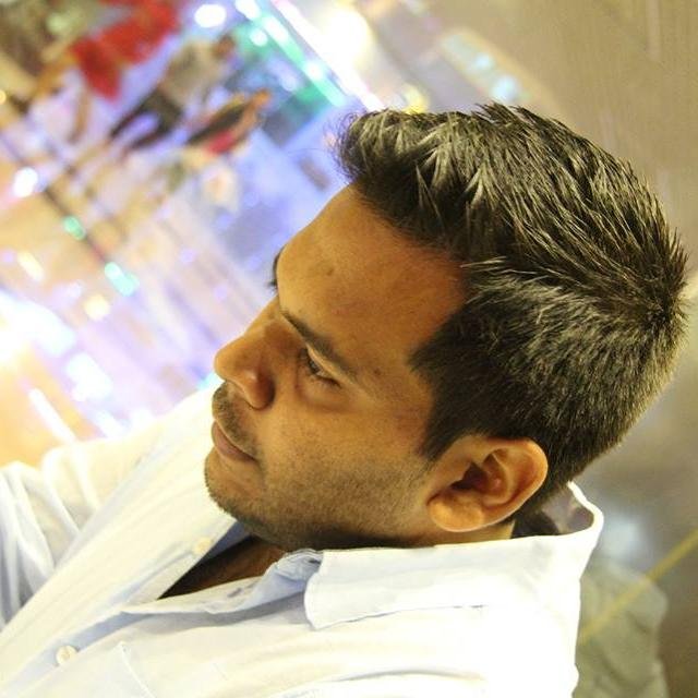 আমি মানুষ বলেই
দুটো চোখ,দুটো কান আর
দুটো করে হাত-পা ওয়ালা
আস্ত শরীরটা নিয়েই
গর্ব করে বলি
আমি সৃষ্টির সর্বশ্রেষ্ঠ জীব!