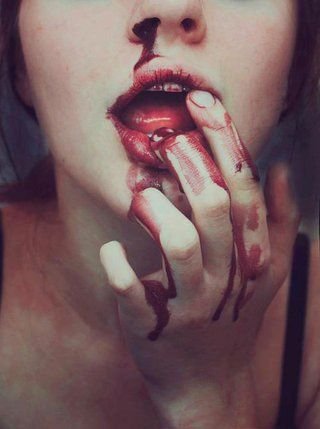 Te olvidaste de mi, aun no entiendo cómo, ni por qué. Quizás yo me quede estancada en esto y tu dejaste de fingir ser quien no eres. Pequeña.