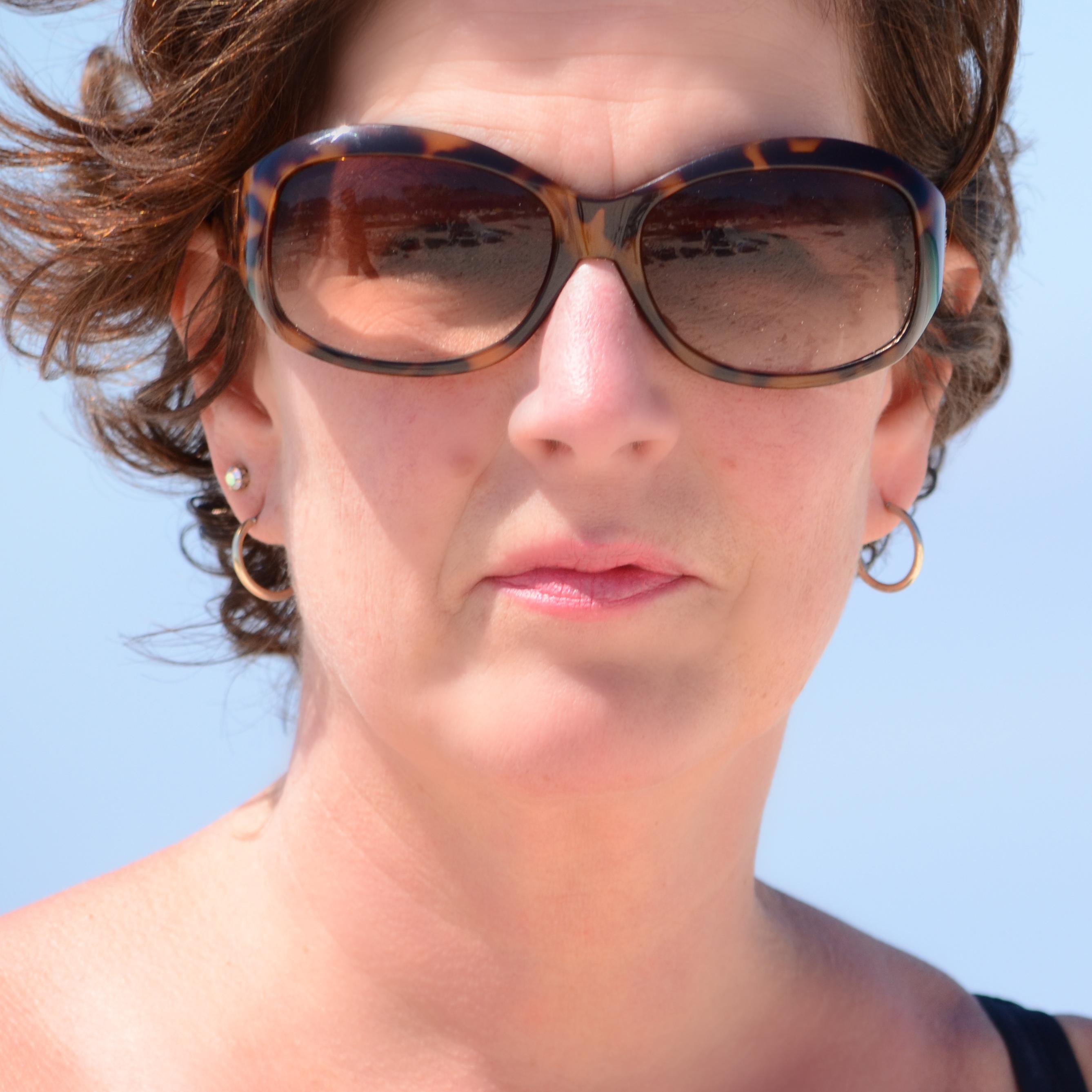 Following my dream.  Author of 5 books.  Beginning to sag, go gaga and grey, need botox, and re-hydrating, but trying to celebrate the 'inner me'.
