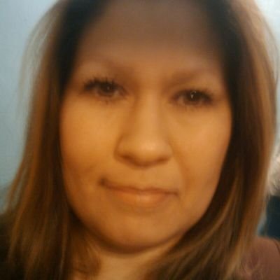 yvonnechacon's profile picture. 