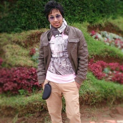 Well dis iz quite different task to discrible ourself but its not impossible :p... in short n swt I can say only.... if wana knw more abt me ... Ping me ...