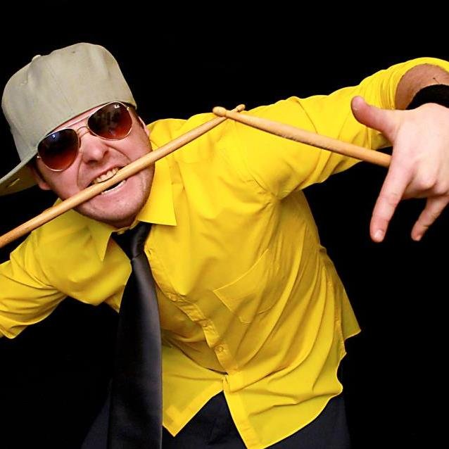 Freestyle Party Drummer, 
Spectacle Drummer vs DJ.
