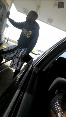 im from the streets of 2900.. It's still free my niggas intil they all free