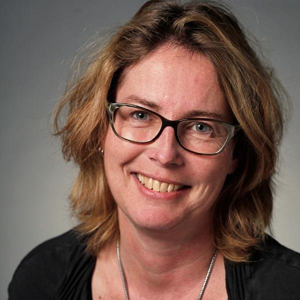 voedingskundig jurist|verzamelaar (oude) kookboeken|koken & eten|duurzaam|recensent Kookboekennieuws.nl Nieuwe Zeeuw😉