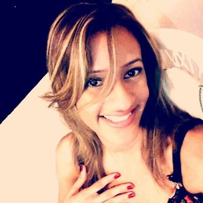 Discípula de Jesús, Madre, Esposa, Bloguera, Soñadora, #ECommerce, #YoEmprendo, Apasionada, amante de los atardeceres y devoradora de libros. Esta soy yo! :)