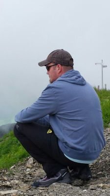 Hobby-Fußball-Experte | GelegenheitsBlogger | HSV-Fan | Familienmensch | Sarkasmus bis Ironie, hier alles dabei | Sport und vieles mehr | Marketing | Star Wars