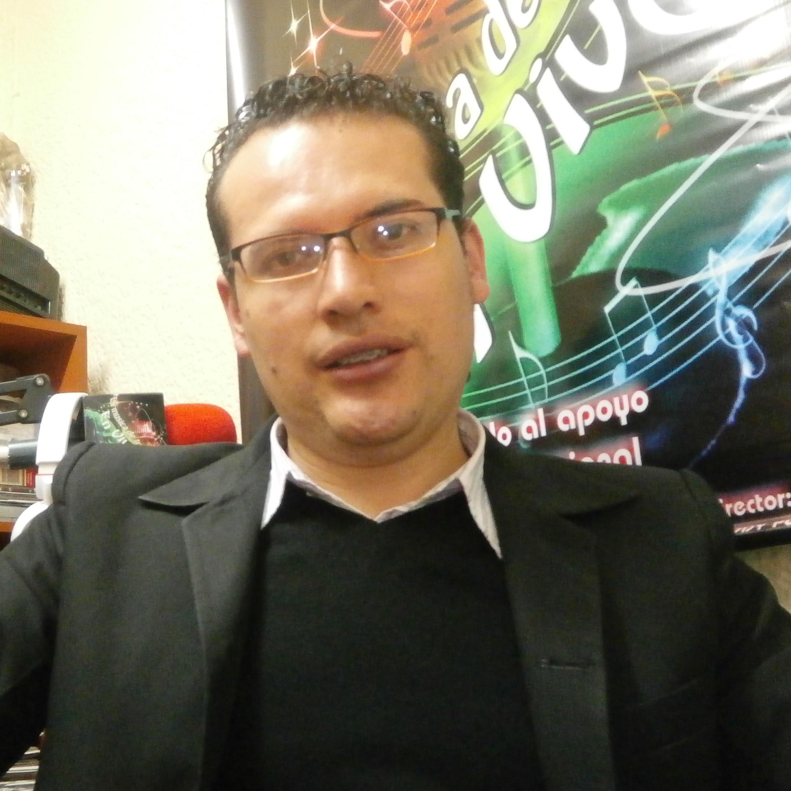 Soy Músico, Actor, y Locutor Apasionado por el Arte Actualmente laboro como Locutor de fiebre latina y La Super FM Dirijo el programa LA MUSCA DE TU TIERRA.