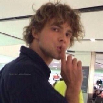 sayscalumisnt's profile picture. 