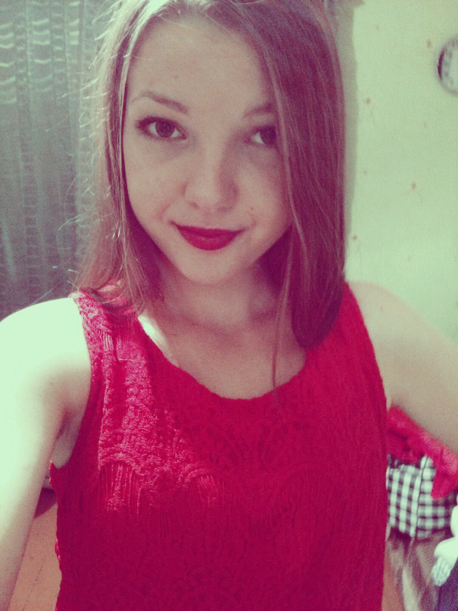 lashuks's profile picture. Music is the only thing that makes sense.