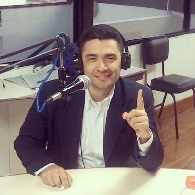 Ingeniero, Analista y comentarista del Fútbol, Estadígrafo e integrante del Staff de La Barra... el Programa del Fútbol!