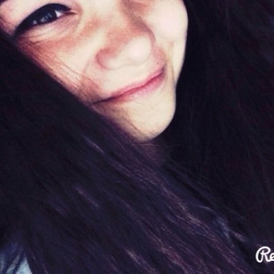 “Mi fai stare talmente bene che potrebbe crollarmi il mondo addosso nell’esatto momento in cui mi abbracci e non sentirei niente.”