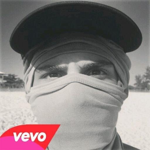 JoaoLanzillotti's profile picture. Se existir outro twitter com esse nome é fake, ou verifique se não fui clonado