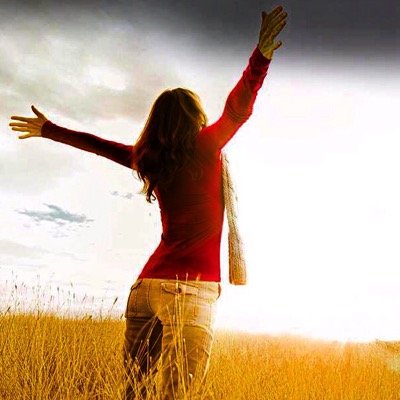 Ten cuidado con el ❤️corazón, con las alas y con todo lo demas,  un descuido y te pueden desplumar ...ALERTA!!!