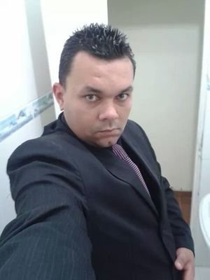 hroberto647's profile picture. 